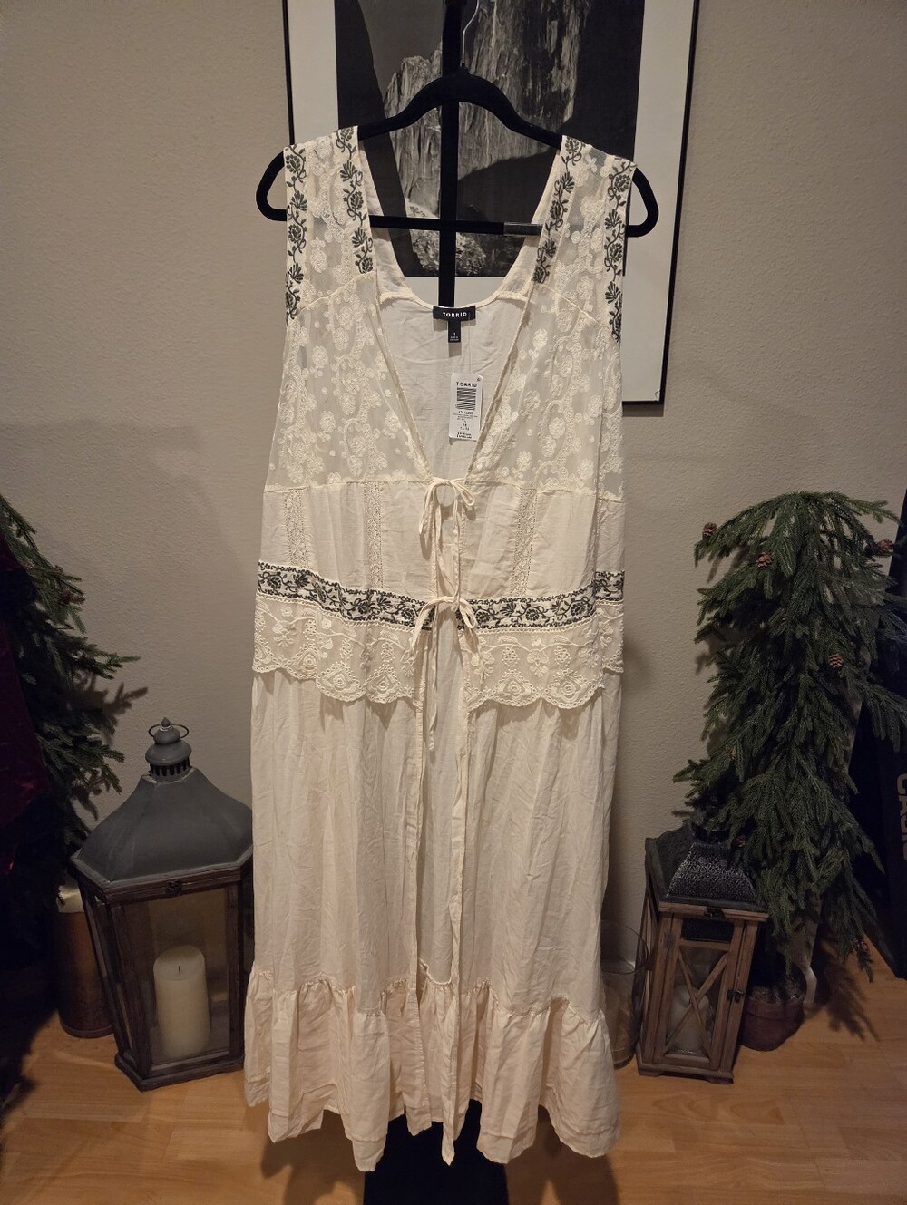 #50 torrid Cream Lace Tiered Swim Cover-Up Vest - Picture 2 of 4